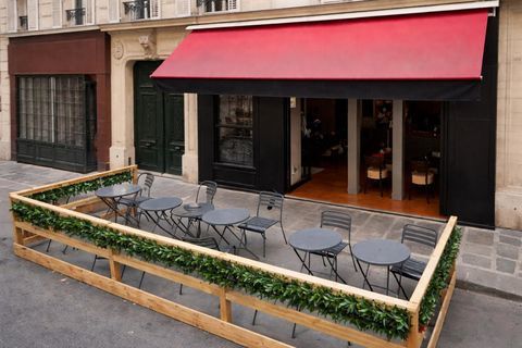 Au coeur du 7&egrave;me arrondissement, belle boutique &agrave; louer 4664 75007 Paris