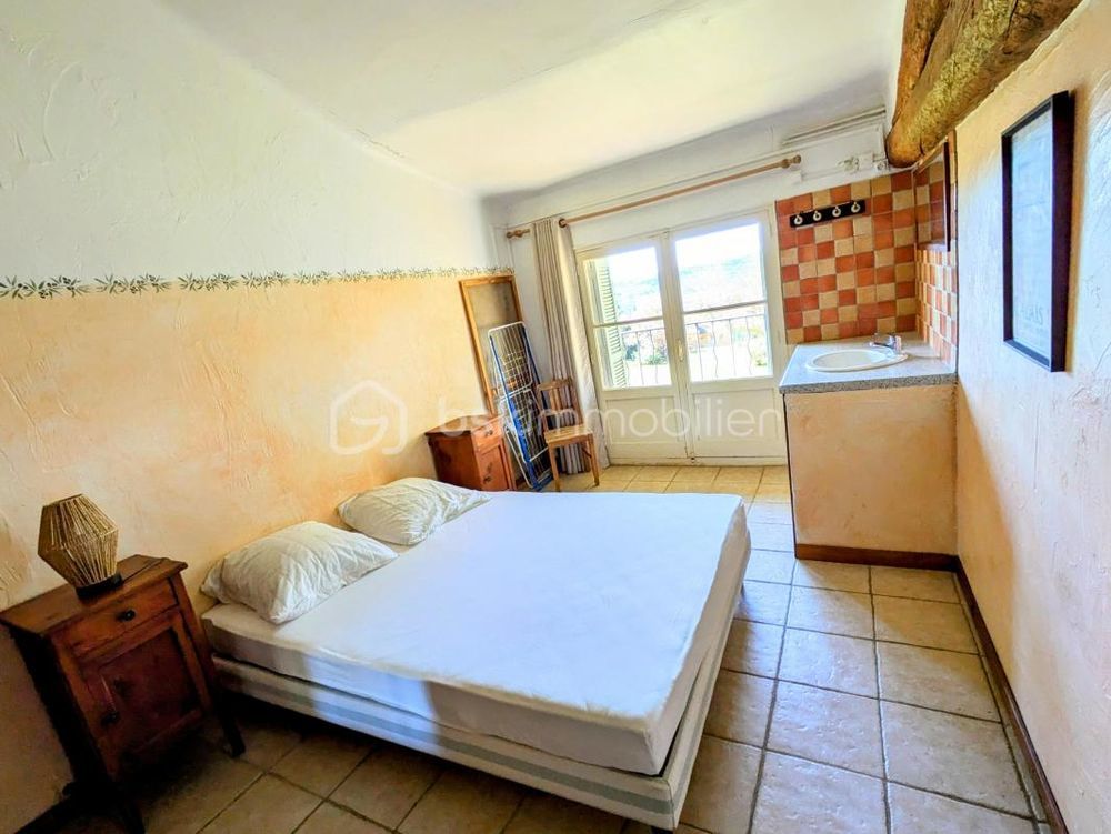 � vendre  Maison Villecroze (83690)