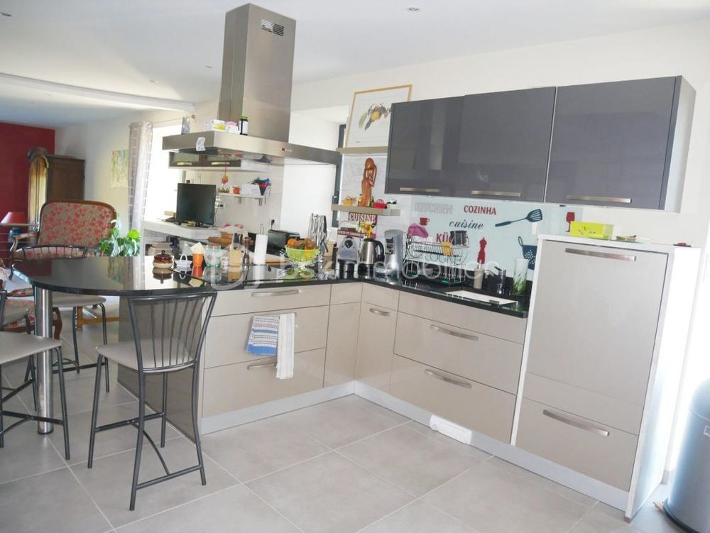 � vendre  Propri�t�/ch�teau La Douze (24330)