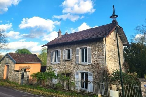   GIVERNY - charme et caract�re - multiples possibilit�s Maison - 8 pi�ce(s) - 220 m�