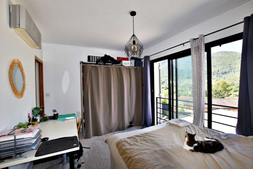 � vendre  Maison Solli�s-Toucas (83210)