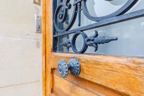   Demeure d'exception : L'�l�gance tout simplement Maison - 10 pi�ce(s) - 244 m�