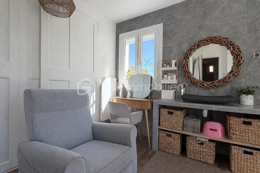 � vendre  Villa Saint-Laurent-du-Var (06700)