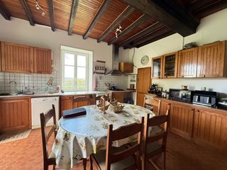  Propri�t�/ch�teau � vendre 7 pi�ces 215 m�