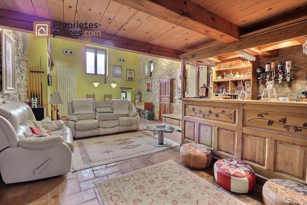 � vendre  Propri�t�/ch�teau Uz�s (30700)