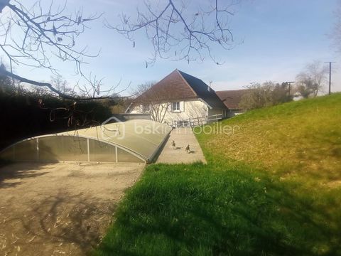   TOUT LE CHARME DE L'ANCIEN, VOTRE  MAISON RENOVEE SUR 24 ARES, GRAND GARAGE ENV. 50M2 AU CALME Maison - 6 pi�ce(s) - 230 m�