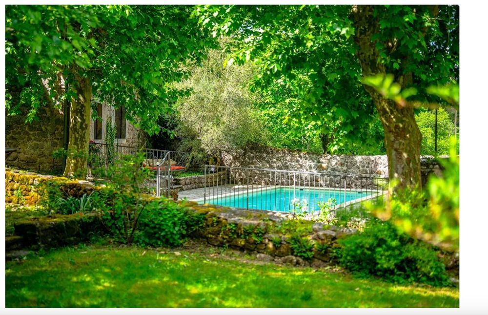 � vendre  Propri�t�/ch�teau Chassiers (07110)