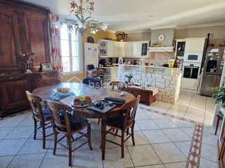  Propri�t�/ch�teau � vendre 8 pi�ces 230 m�