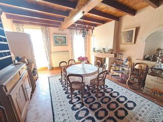  Propri�t�/ch�teau � vendre 10 pi�ces 318 m�