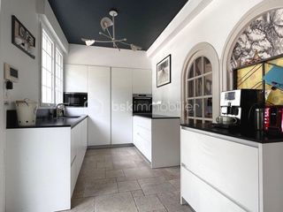  Propri�t�/ch�teau � vendre 7 pi�ces 296 m�