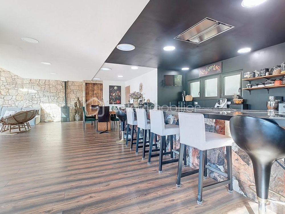 � vendre  Propri�t�/ch�teau Chessy (77700)