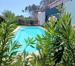  Propri�t�/ch�teau � vendre 8 pi�ces 225 m�