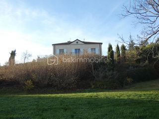  Maison � vendre 9 pi�ces 377 m�