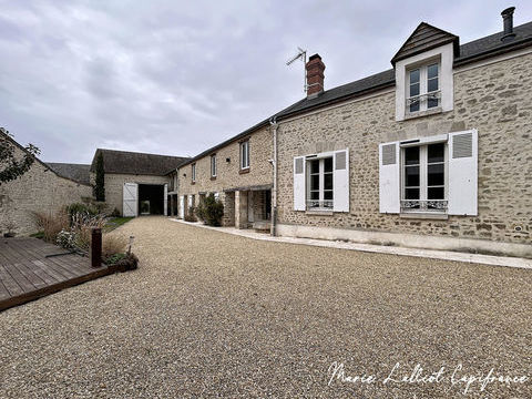   Maison � vendre 8 pi�ces ESCRENNES (45), 250m�, 2 Granges, 4 chambres et + Maison - 7 pi�ce(s) - 260 m�