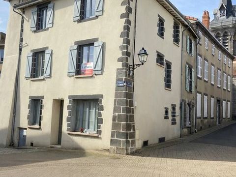   BIEN D'EXCEPTION SUR LA COMMUNE DE MARINGUES Maison - 8 pi�ce(s) - 144 m�