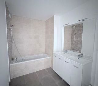  Appartement � louer 4 pi�ces 86 m�