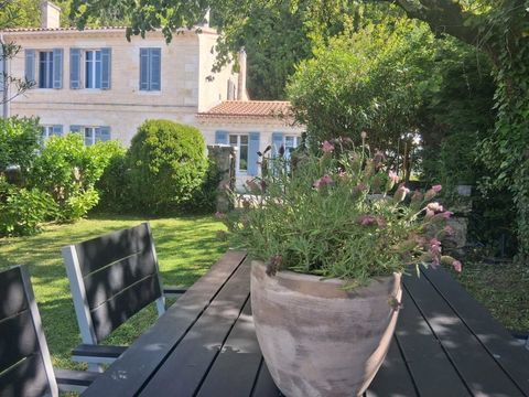   Maison en pierre � vendre Proche Bourg sur Gironde Maison - 5 pi�ce(s) - 205 m�