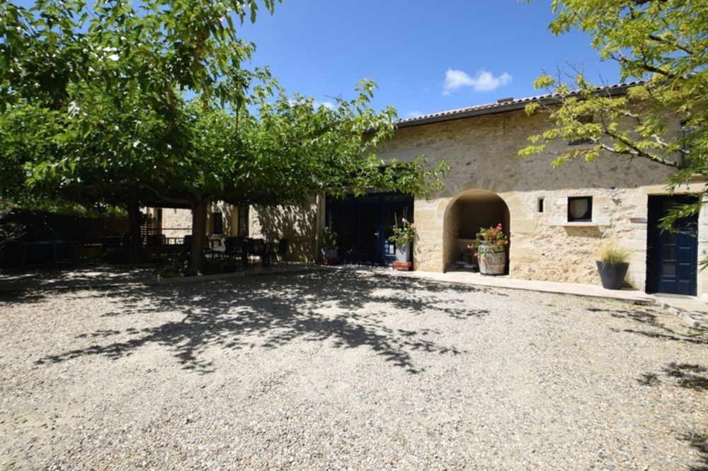 � vendre  Propri�t�/ch�teau Sainte-Bazeille (47180)