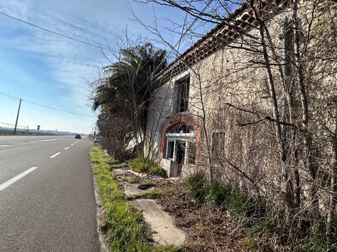 &Agrave; VENDRE : Ancien restaurant &agrave; r&eacute;habiliter � Le long de la N7 PIERRELATTE (26) 85000 26700 Pierrelatte