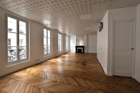 A louer bureaux REFAIT NEUF de 85 m&sup2; 3641 75002 Paris