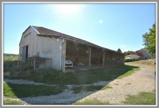  Propri�t�/ch�teau � vendre 2 pi�ces 580 m�