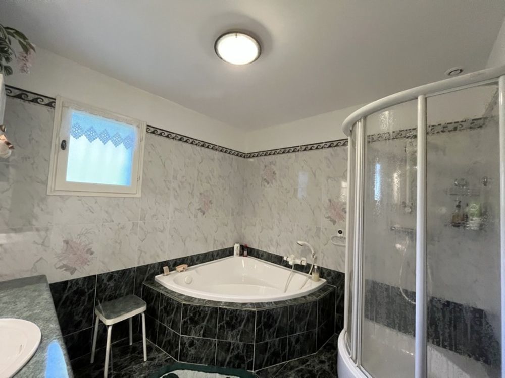 � vendre  Maison Ceyreste (13600)