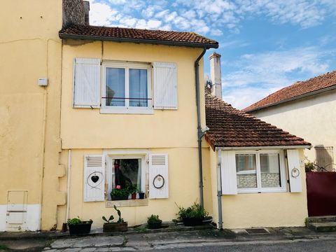   Maison � vendre 5 pi�ces SAINT GERMAIN (86)-2min SAINT-SAVIN Maison - 5 pi�ce(s) - 79 m�