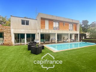  Maison � vendre 8 pi�ces 220 m�