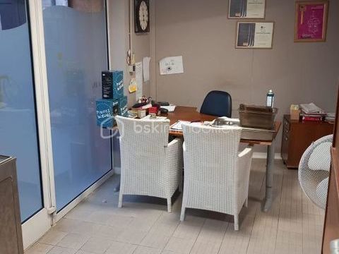 Local commercial lou&eacute; de 97m&sup2; 116000 30490 Montfrin