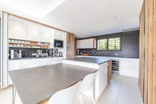  Appartement � vendre 4 pi�ces 143 m�