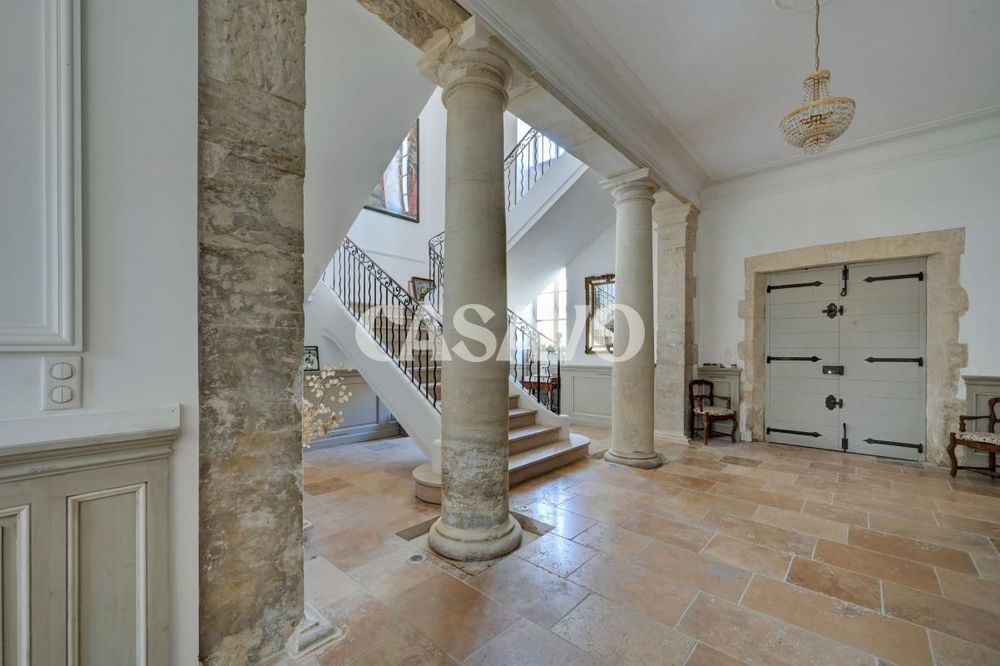 � vendre  Propri�t�/ch�teau Arles (13200)