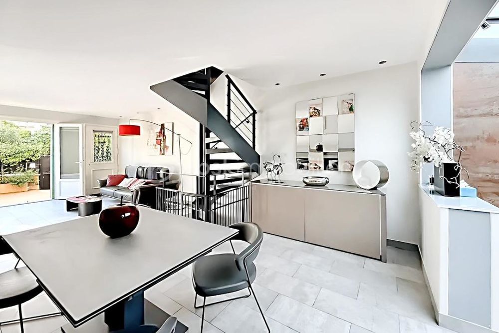 � vendre  Propri�t�/ch�teau Paris 19