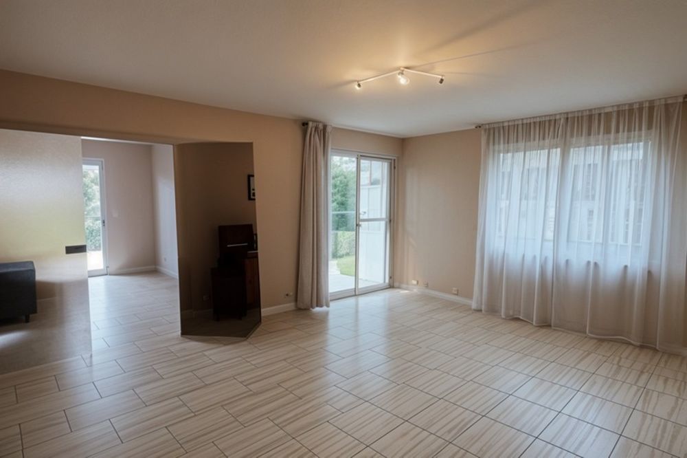 � vendre  Maison Divonne-les-Bains (01220)