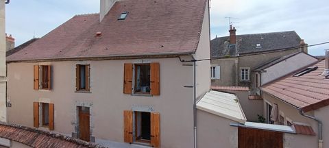   LE VEURDRE - MAISON DE BOURG 180 M2, STUDIO, TERRAIN + GARAGE Maison - 6 pi�ce(s) - 180 m�