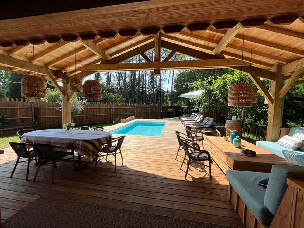 � vendre  Propri�t�/ch�teau Saint-Julien-en-Born (40170)