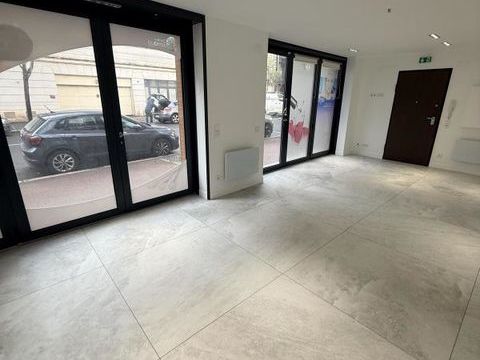 A proximit&eacute; des transports, A VENDRE un local commercial enti&egrave;rement r&eacute;nov&eacute; 295000 92130 Issy les moulineaux