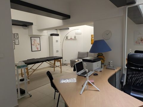 Dpt Is&egrave;re (38), &agrave; louer BOURGOIN JALLIEU Local commercial 60 m&sup2; 666 38300 Bourgoin jallieu
