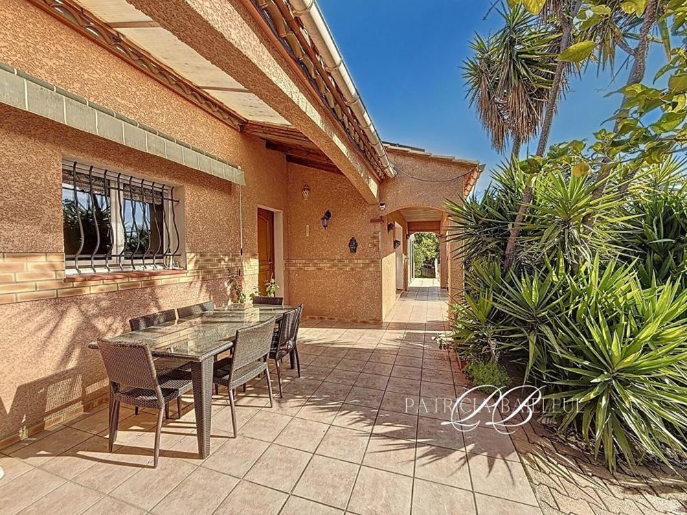 � vendre  Villa Th�za (66200)