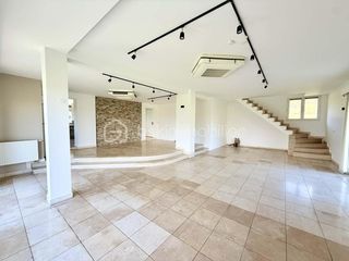  Propri�t�/ch�teau � vendre 9 pi�ces 195 m�