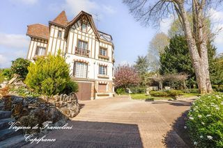  Maison � vendre 10 pi�ces 304 m�