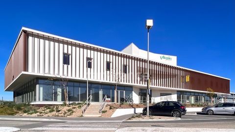 Dpt Gard (30), &agrave; louer LE GRAU DU ROI Bureau 595 30240 Le grau du roi