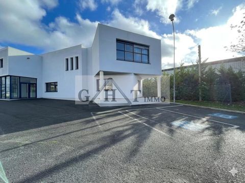 Vaux-le-P&eacute;nil � Bureaux 650 m&sup2; a la vente 950000 77000 Vaux le penil