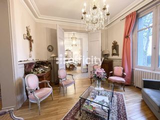  Propri�t�/ch�teau � vendre 11 pi�ces 255 m�