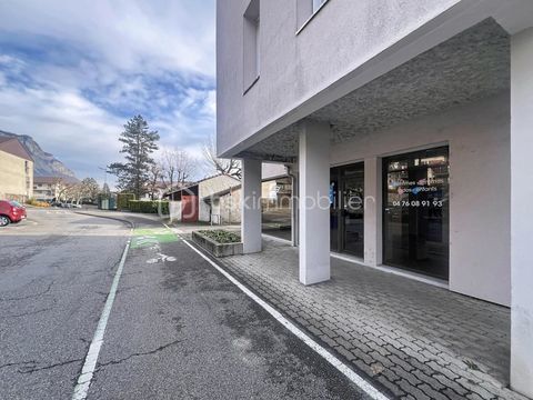 *** CROLLES - LOCAL COMMERCIAL DE 58 M2 *** 175000 38920 Crolles