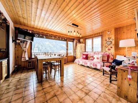   LE GRAND BORNAND --- CALME --- VUE DEGAGEE --- 3 CHAMBRES --- CAVE --- GRENIER --- 4 PLACES DE PARKING Appartement - 4 pi�ce(s) - 82 m�