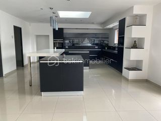  Villa � vendre 7 pi�ces 280 m�