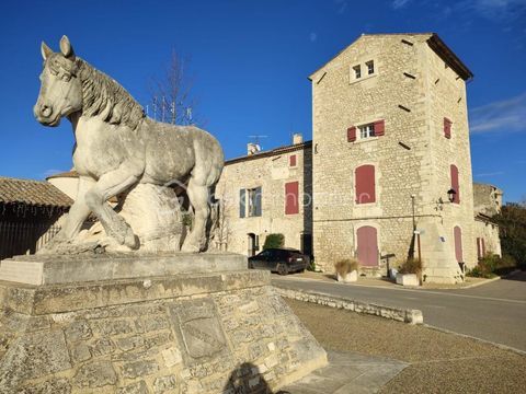 Bureau / Local  de 40 m2 &agrave; louer au c�ur de Moll&eacute;g&egrave;s 775 13940 Molleges