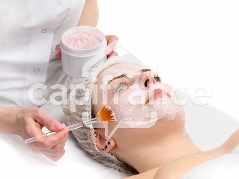 Fonds de commerce institut beaut&eacute; parfumerie &agrave; vendre proche de TOURS (37) enseigne nationale 123m2 74000 37000 Tours