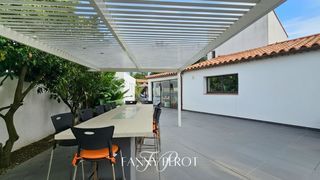  Maison � vendre 6 pi�ces 205 m�