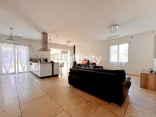  Maison � vendre 7 pi�ces 305 m�